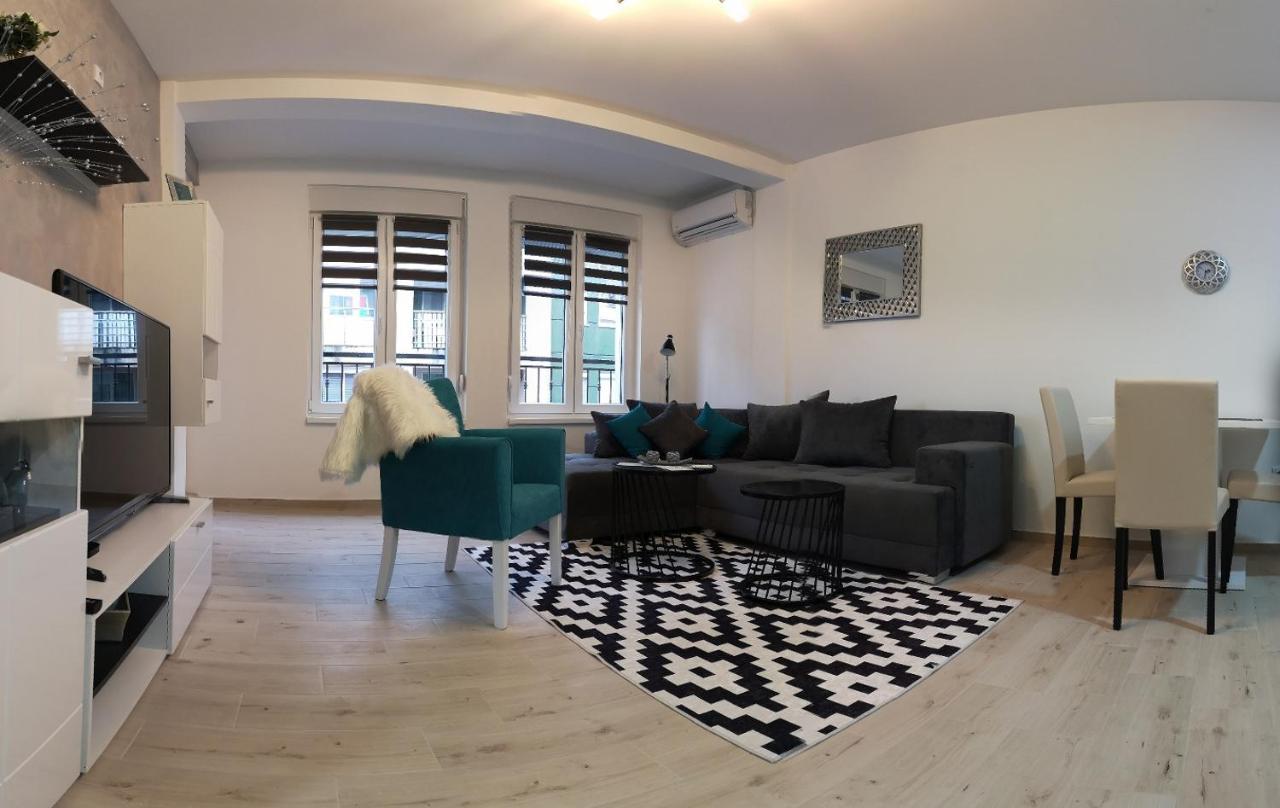 Apartman Silver Sremska Mitrovica Exterior foto