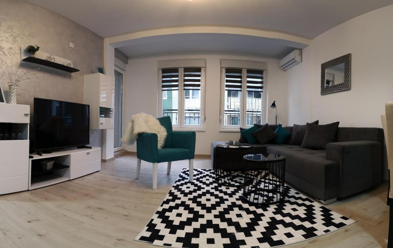 Apartman Silver Sremska Mitrovica Exterior foto